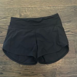 Lululemon black speed up shorts 4”